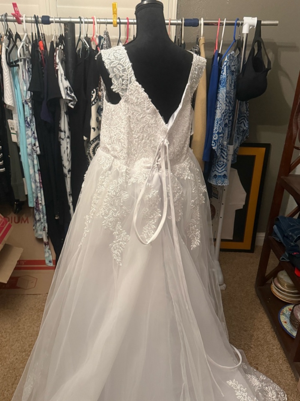 Source Unknown White Lace Wedding Dress with Tulle Train - Picture 6 of 11